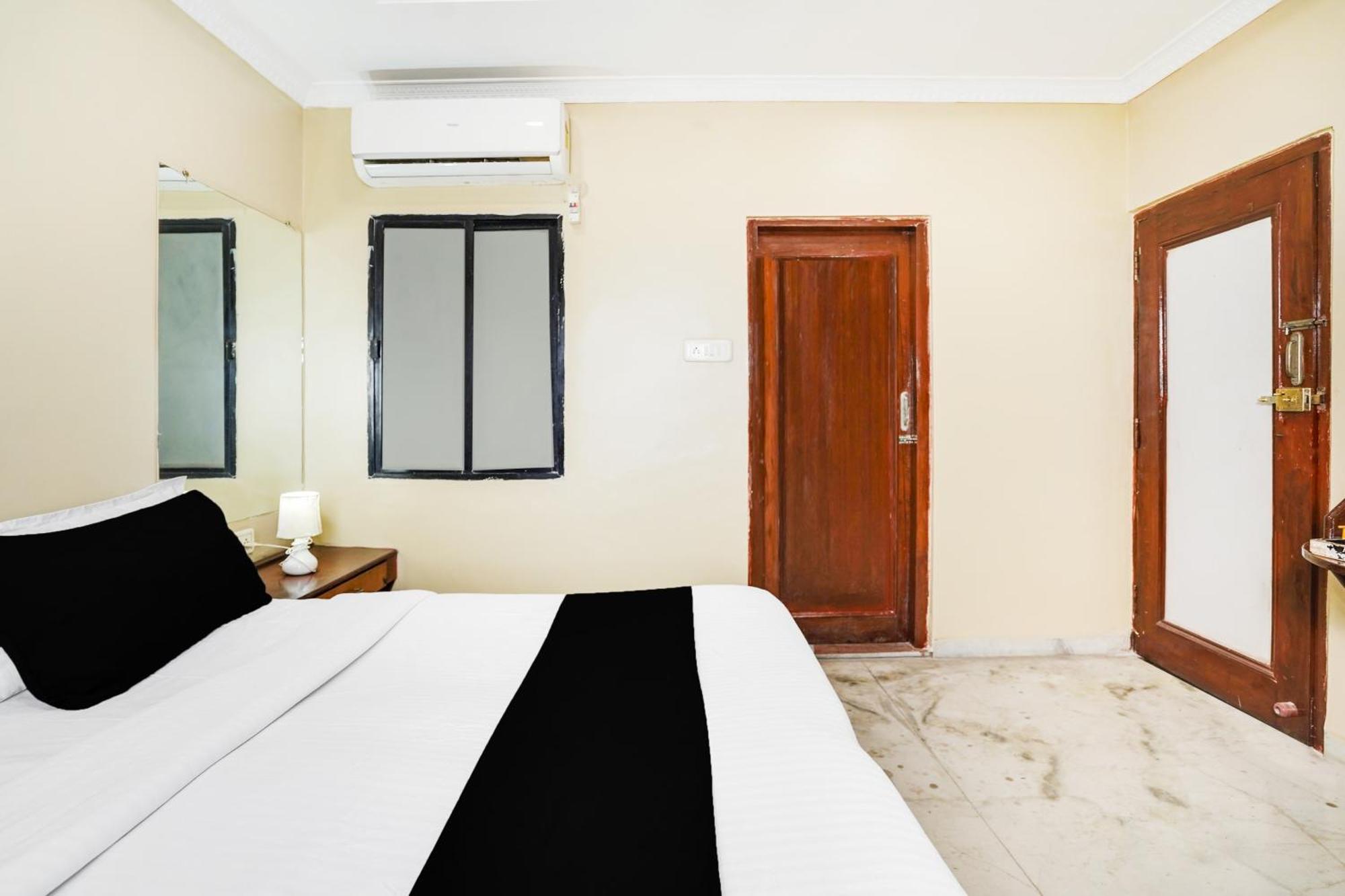 Super Hotel O Pithampur Formerly Ganga Residency Akolia Exterior foto